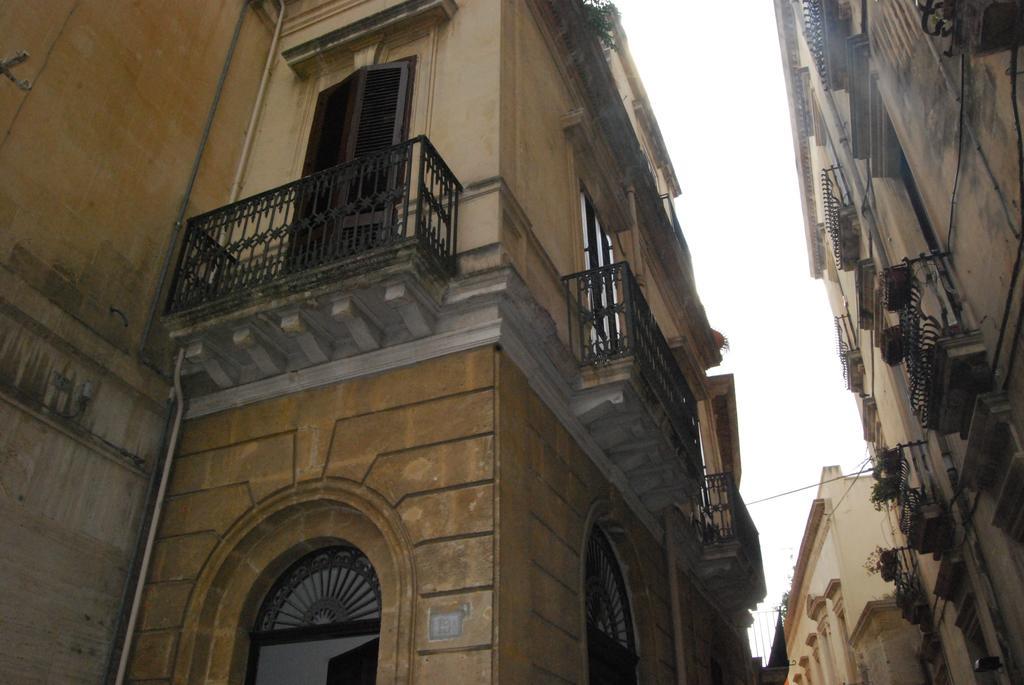 Palazzo Del Centro Bed & Breakfast เลชเช ภายนอก รูปภาพ